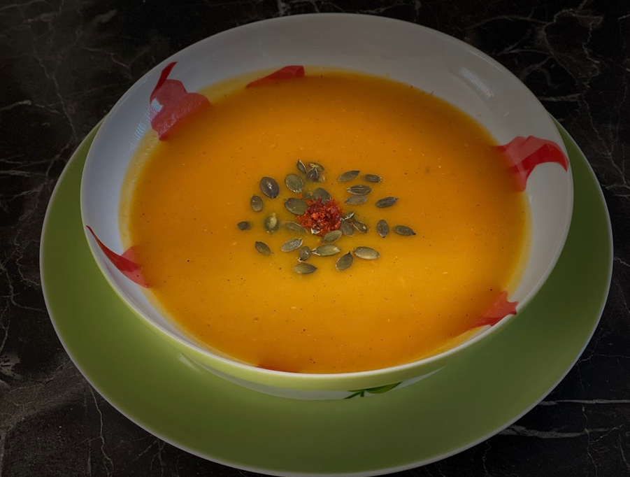 Roasted pumpkin curry soup